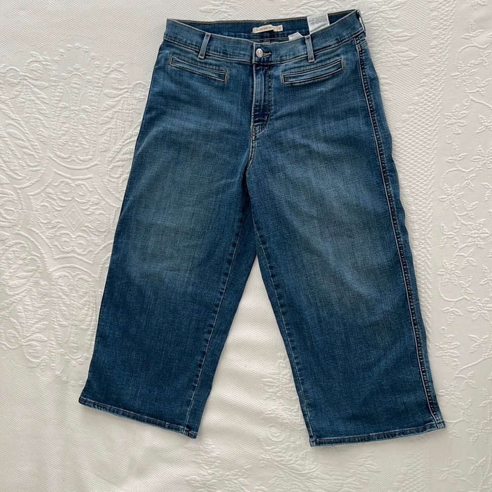 Levi’s Classic Wide Leg Crop Jeans